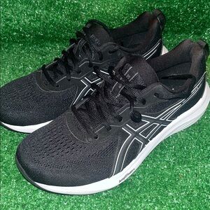 ASICS Gel-Contend 9 Women's 9.5 - Black/White AmpliFoam
